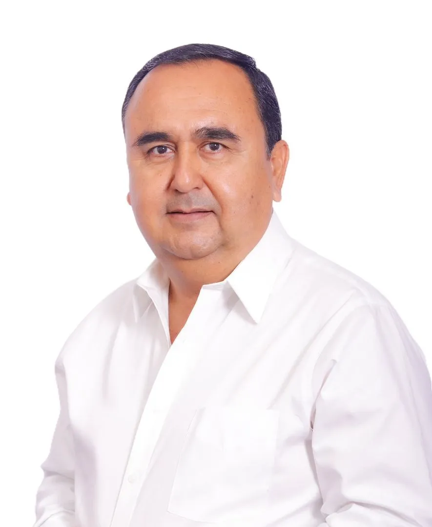 Dr. Abraham Garay Velázquez